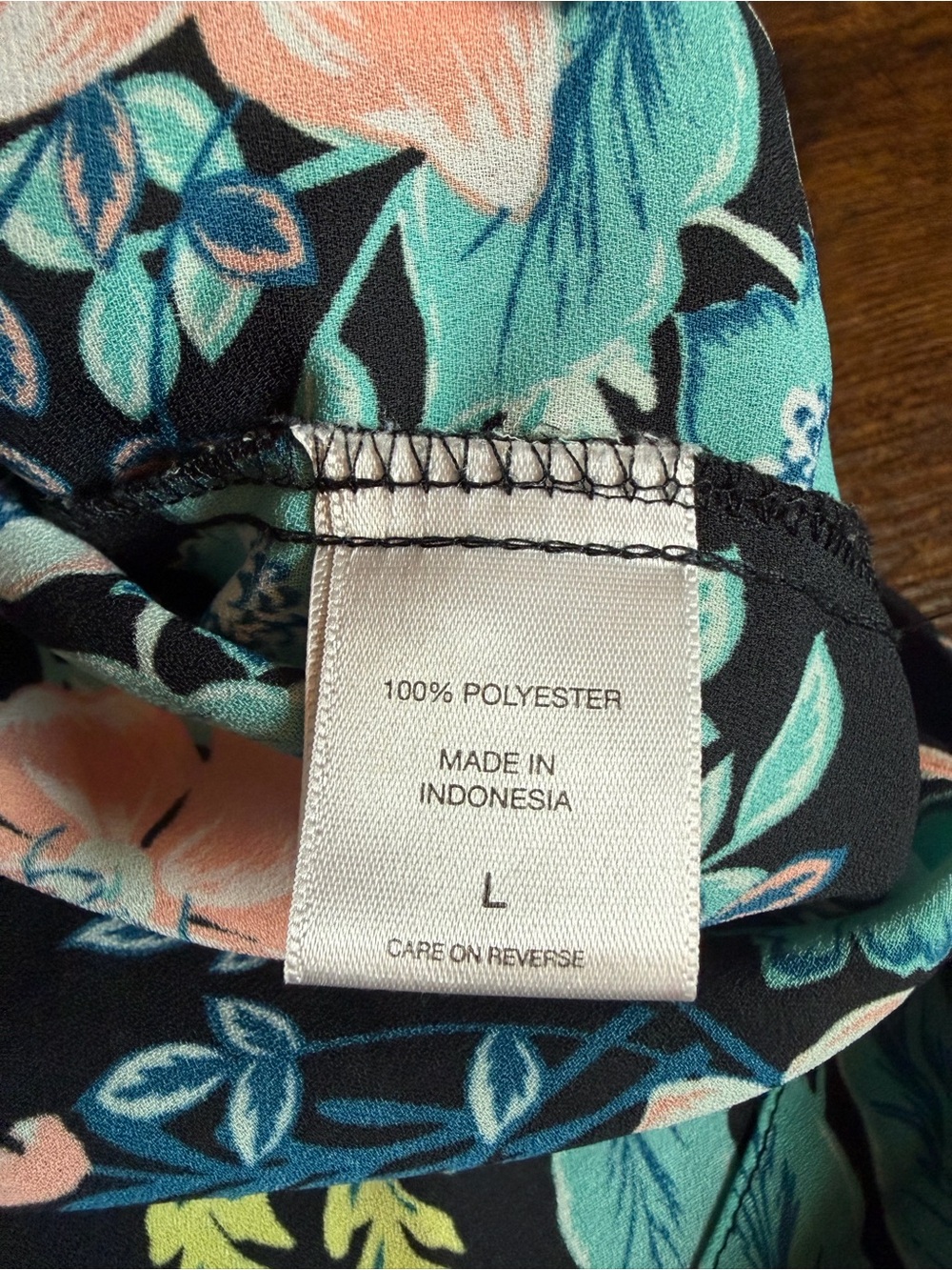 New York & Company Women’s Large Black Floral V-Neck Blouse Short Sleeve - Picture 5 of 11